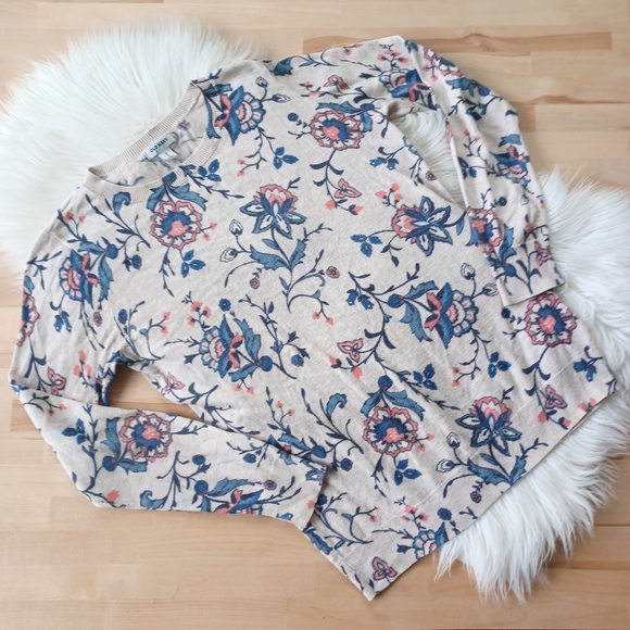 Old Navy Sweaters - {Old Navy} Floral Sweater